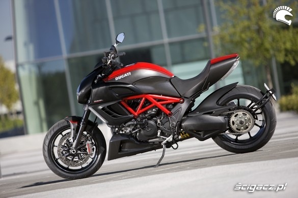 2011 Ducati Diavel 34