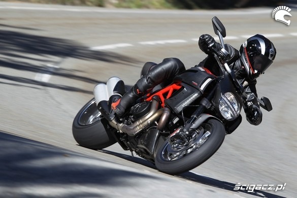 2011 Ducati Diavel 72