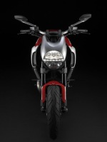 2011 Ducati Diavel 02