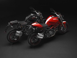 Ducati Monster 1100 Evo dwa modele