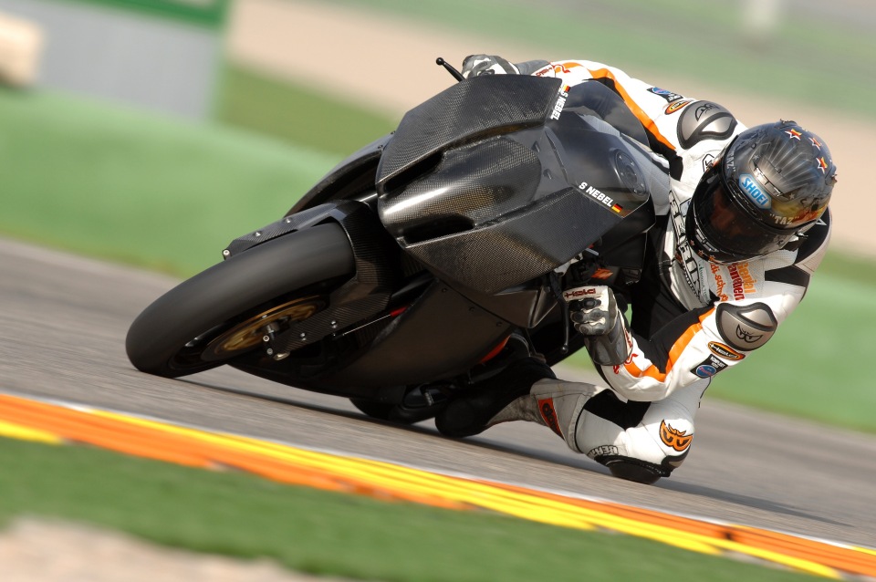 1190RC8R SBK T1