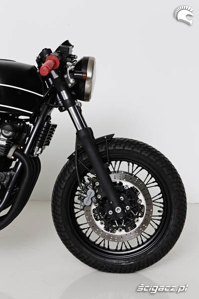 Wrench Monkees przod motocykla kawasaki zephyr 750 cafe racer