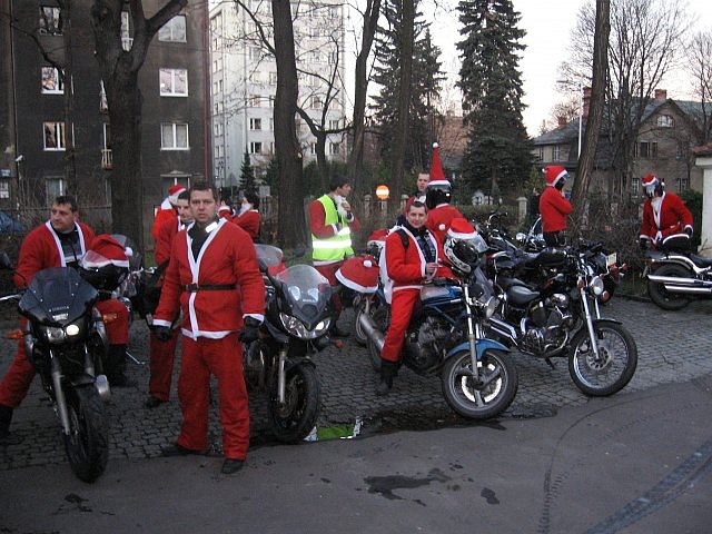 na motocyklach