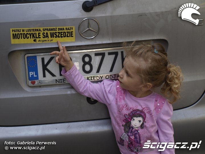 motocykle sa wszedzie patrz w lusterka - Scigacz pl i 3letnia dziewczynka
