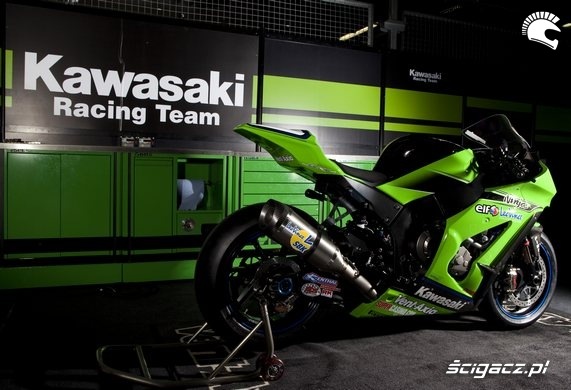 Kawasaki racing team zx10r 2011