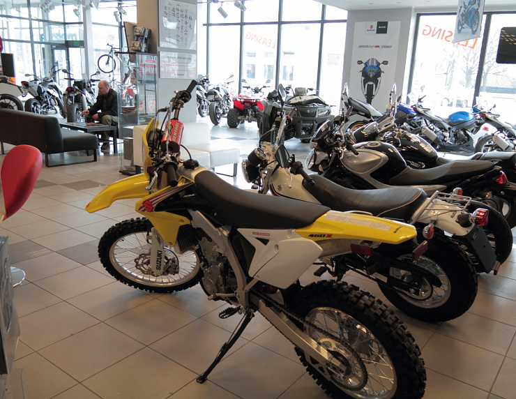 Zdjęcia Motocykle Suzuki Gdansk Nowy salon Suzuki w