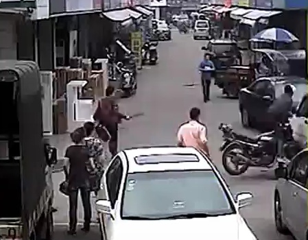 zlodziej na motocyklu