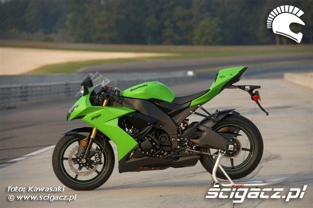 Kawasaki ZX-10R na stojaku