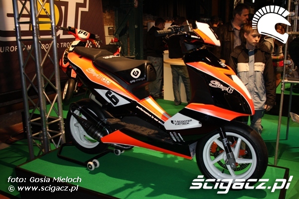stage6 orange scooter custom show