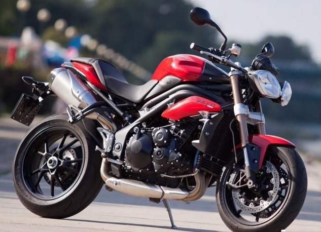 prawy przod Triumph SpeedTriple z