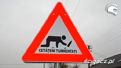 Uwaga Pijani znak w Rumunii