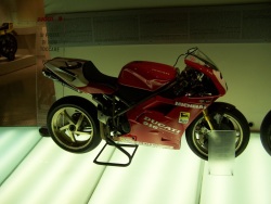 Muzeum Ducati legenda 916