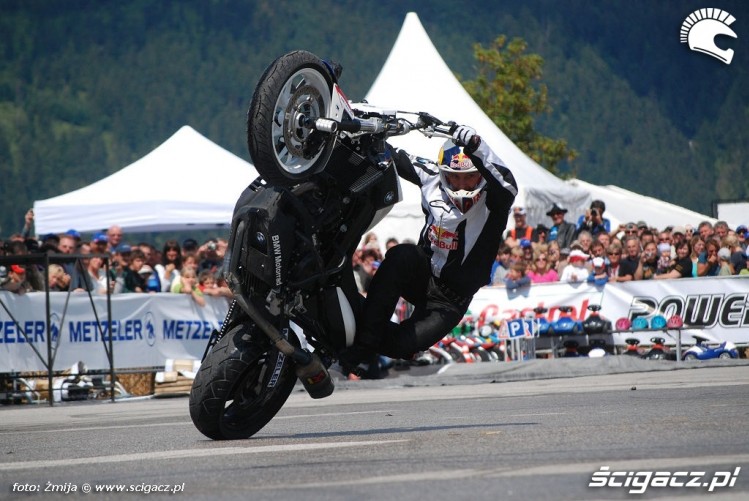 Stunt cyrkle Chris Pfeiffer