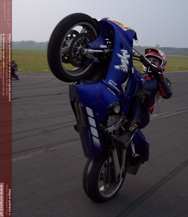 raptowny r1 wheelie