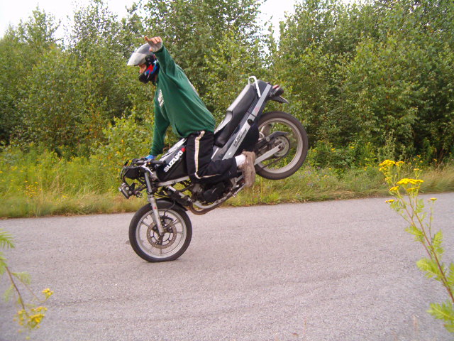 na przednim z jedna reka