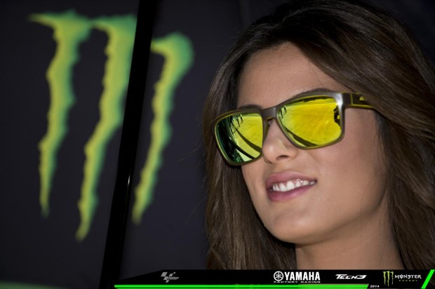 Dziewczyna w okularach Girls MotoGP Jerez 2014