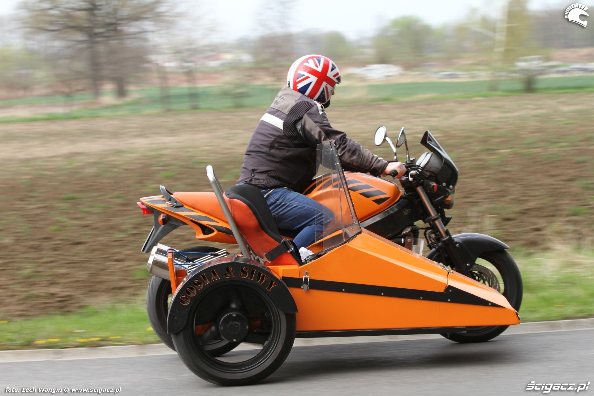 Zdjęcia 24 Customowa Honda CBR 1100 XX Blackbird z wozkiem bocznym