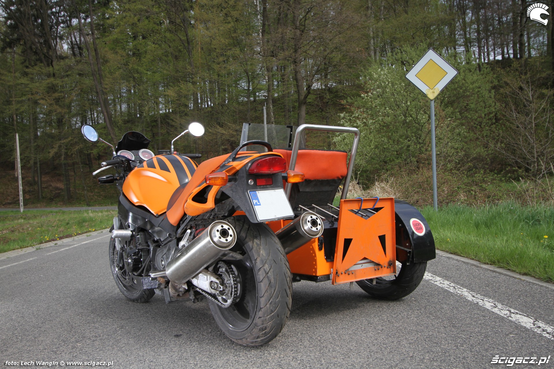 Zdjęcia 34 Customowa Honda CBR 1100 XX Blackbird z wozkiem bocznym