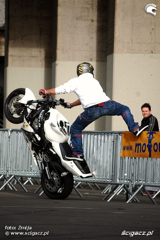 BuddyX Cologne stunt show