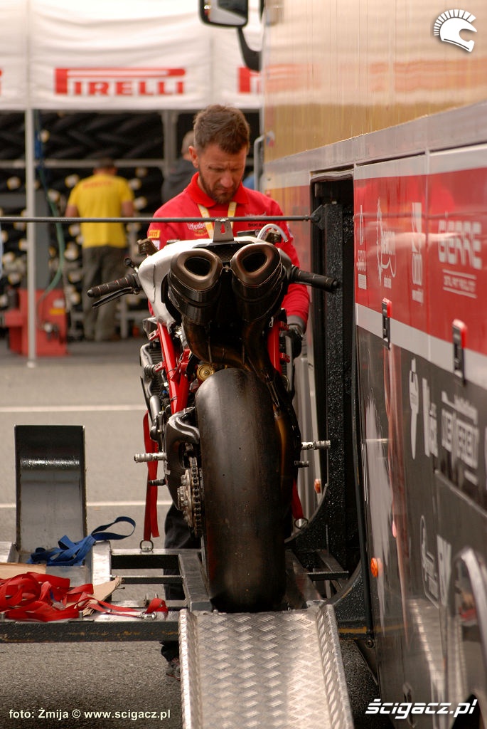 Pakowanie motocykla w wersji WSBK