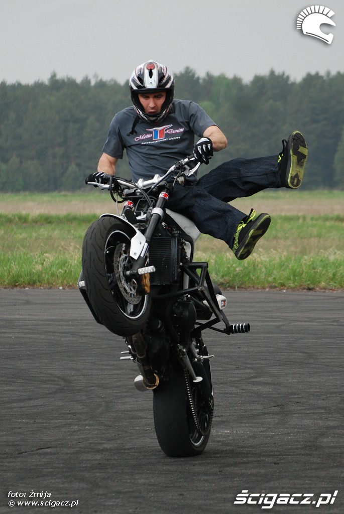 Piotr Frackiewicz stunt na motocyklu