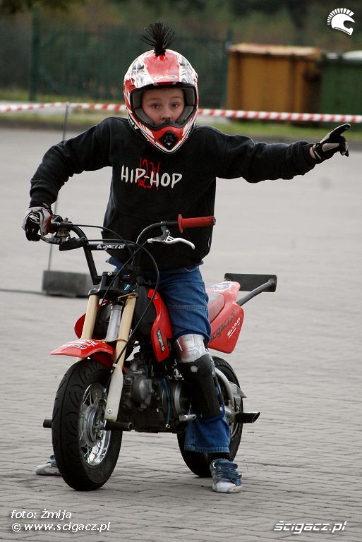 Dziecko na motocyklu Eryk
