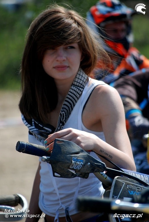 Motocykl offroadowy dziewczyna
