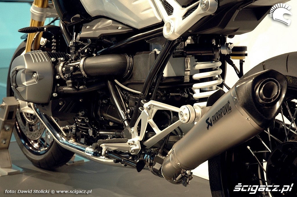 r ninet akrapovic