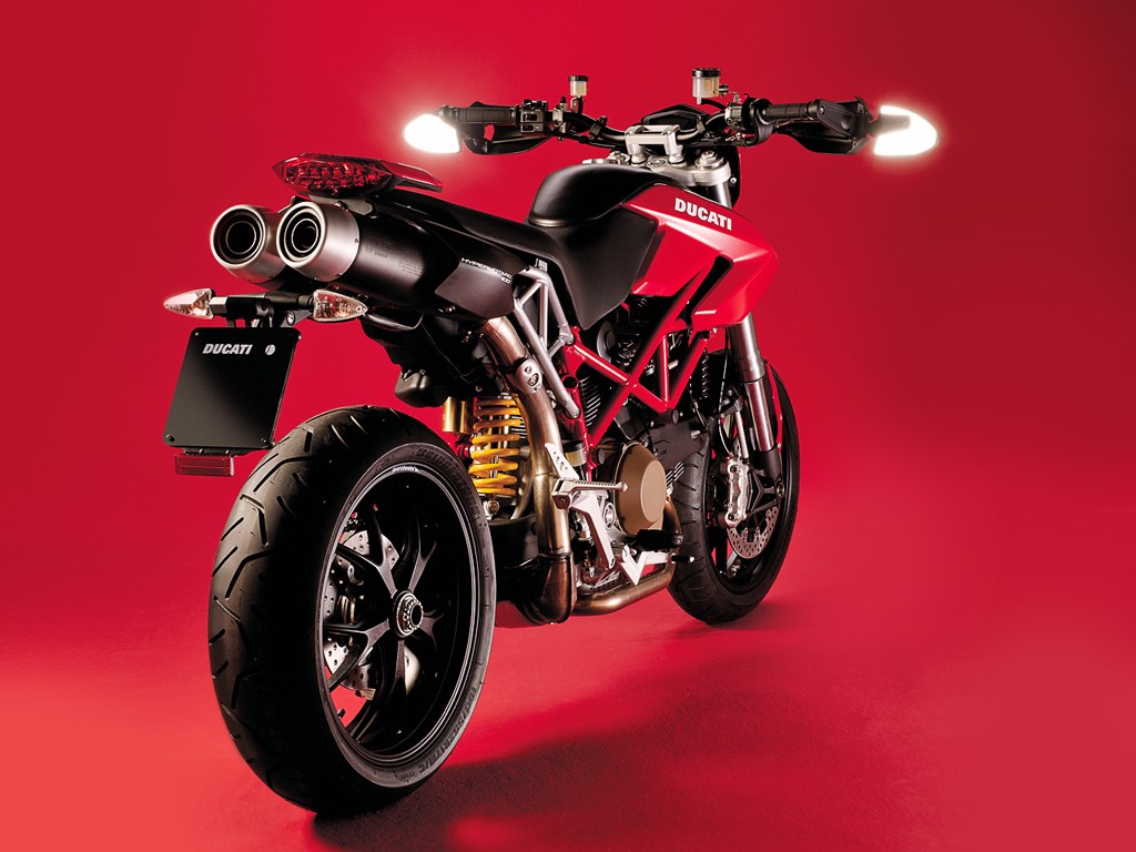Ducati Hypermotard 1100 06