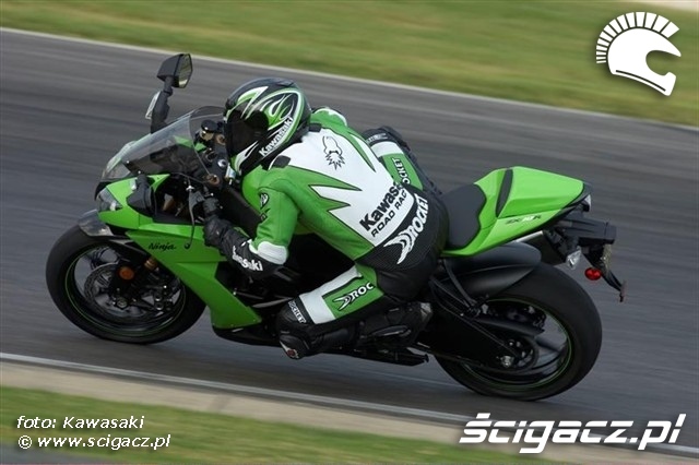 Kawasaki ZX-10R 2008 04