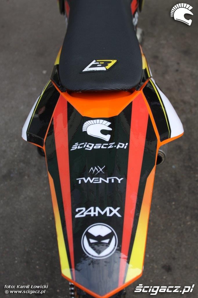 oklejony tylni blotnik