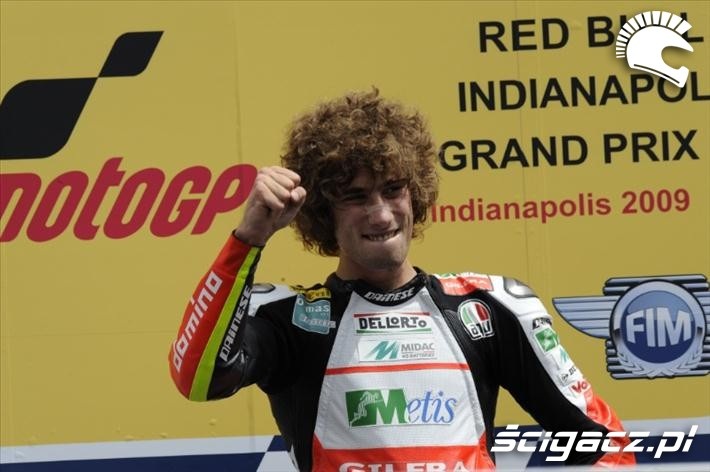 2009 Indianapolis Simoncelli na podium