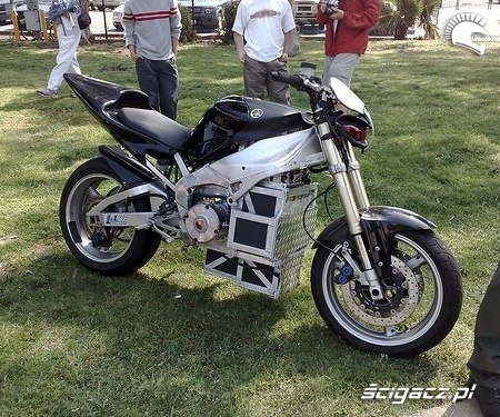 R 1 electric motorcycle-1