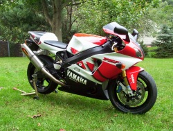 Yamaha R7 3