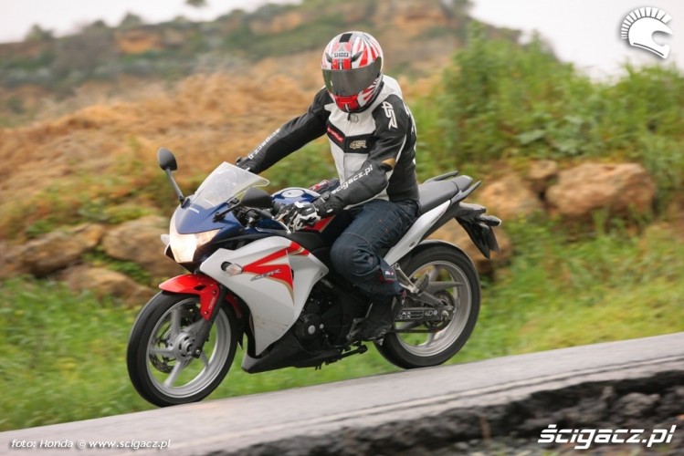 w ruchu Honda CBR250R 2011