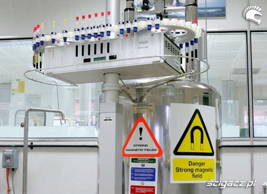 Spektroskop NMR oleje