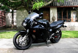 Yamaha FZR1000 czarna