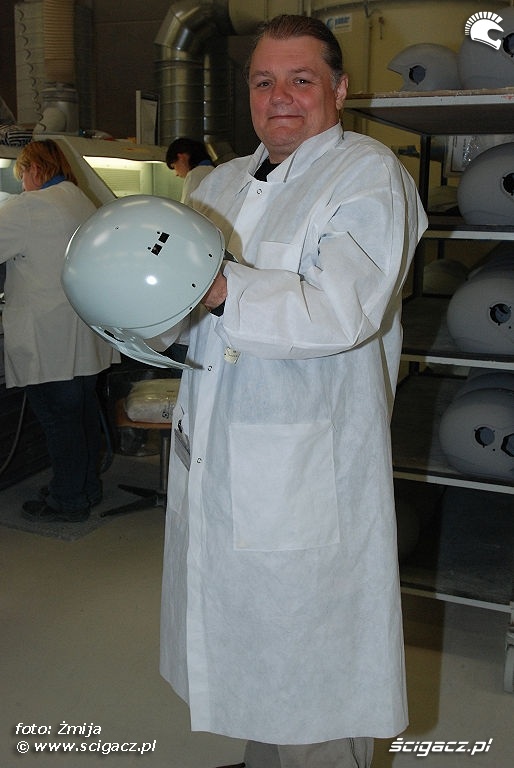 Lech Potynski w fabryce Schuberth