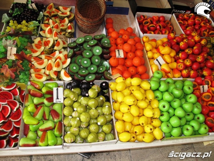 Sztuczne owoce w Edirne