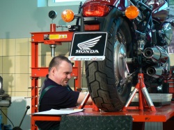 Dokrecanie filtra oleju