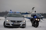 pojazdy policyjne - FJR1300 PassatCC i smiglowiec Bell (2)