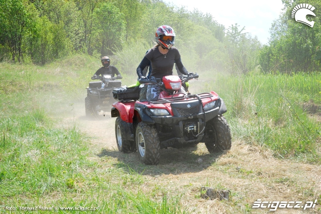 Suzuki Quad Adventure Ogrodzieniec 2009 zawodniczka na Suzuki