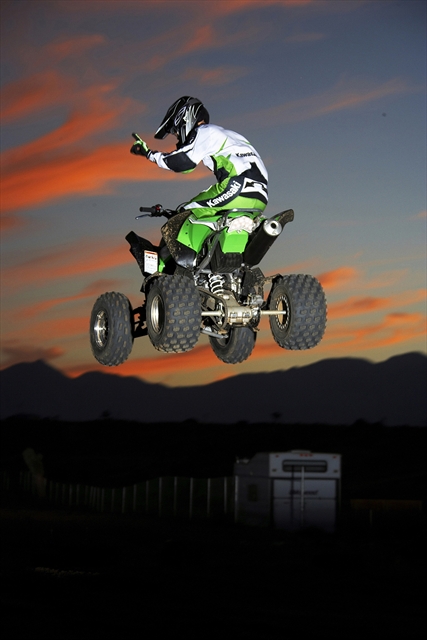 Kawasaki KFX 450R trick