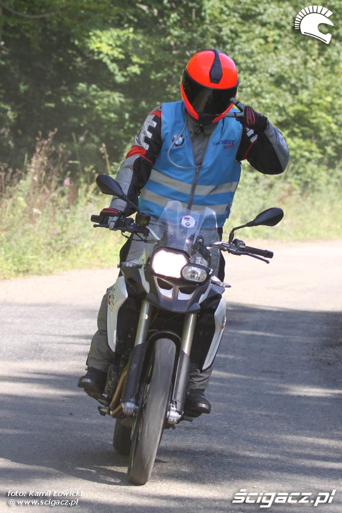 GS Trophy 2014 motocyklista na trasie