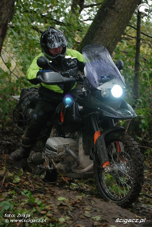 Ciezkimi motocyklami przez las