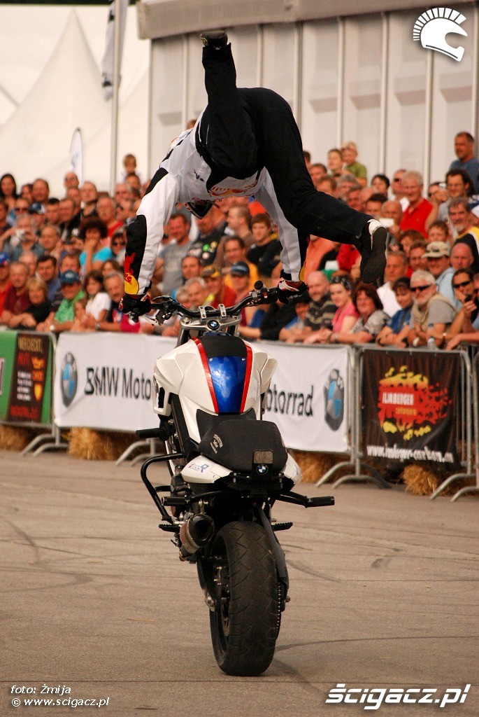 Akrobacje na motocyklu Chris Pfeiffer