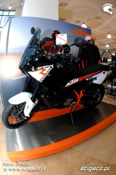 ekspozycja KTM Adventure