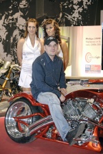 custom-bike-show-zwyciezca-hostessy-philips