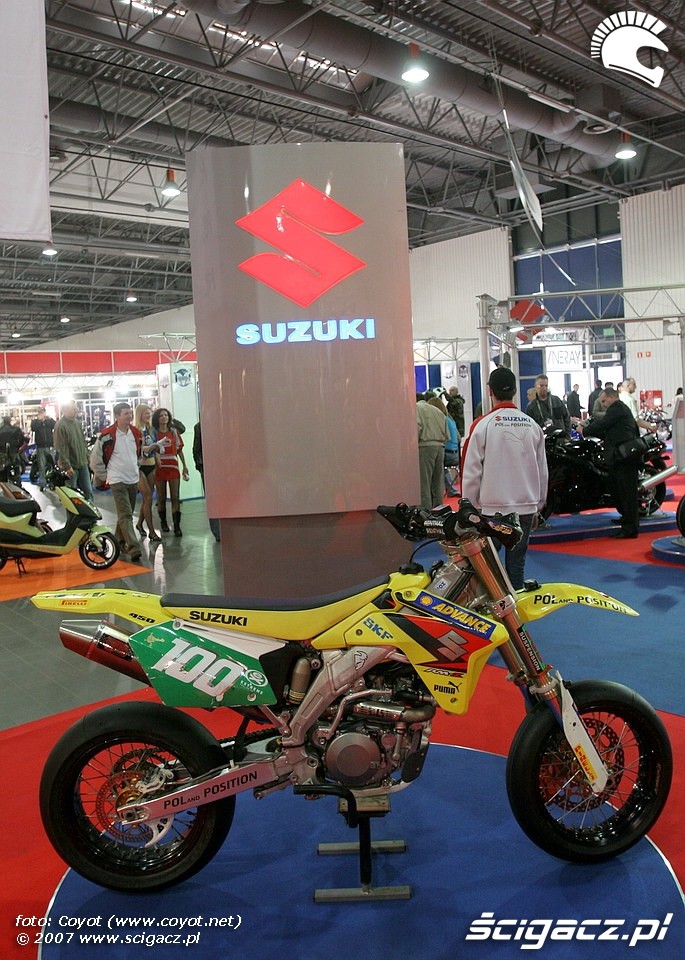 a oglaza suzuki