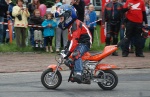 Stunt show w wykonaniu dziecka